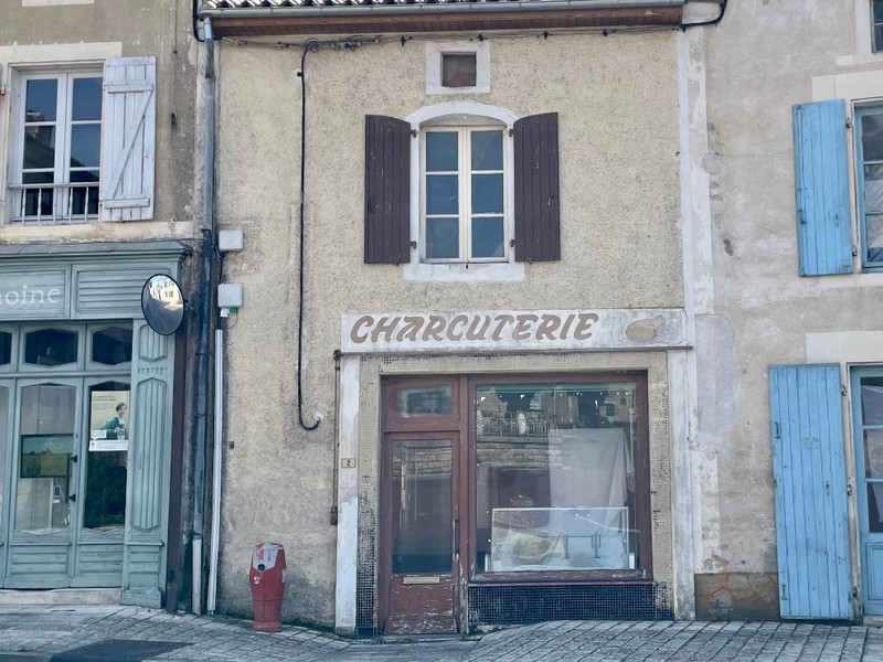 Maison à vendre à Tusson, Charente - 46 600 € - photo 1