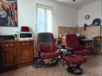 Maison à vendre à Availles-Limouzine, Vienne - 84.000 € - photo 4