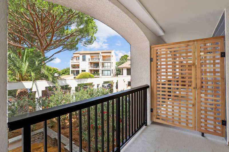 French property for sale in Six-Fours-les-Plages, Var - &#8364;395,200 - photo 4
