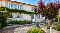 Propriété à vendre à Saint-Pierre-de-Juillers, Charente-Maritime - 235 000 € - photo n°1
