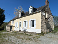 Maison à vendre à Torcé-Viviers-en-Charnie, Mayenne - 142.000 € - photo 1