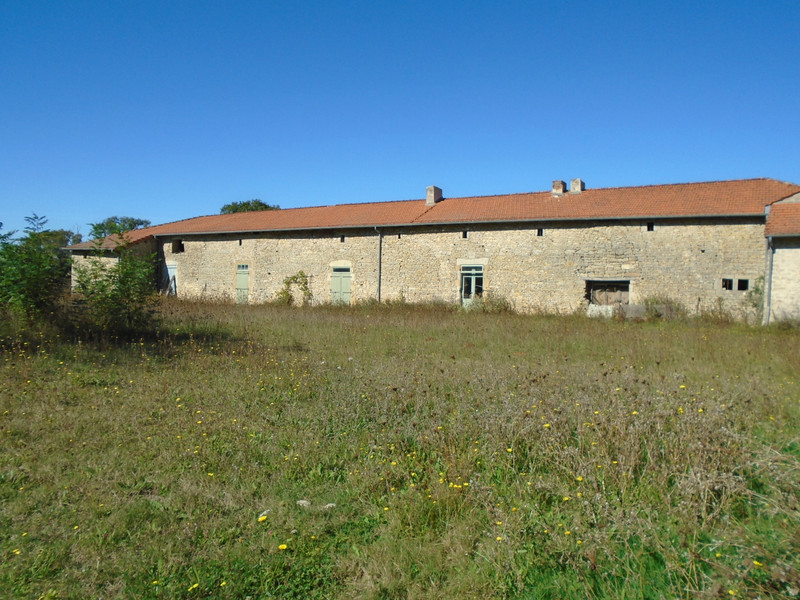 French property for sale in Pleuville, Charente - &#8364;215,000 - photo 3