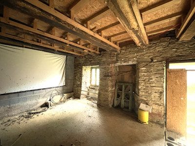 French property for sale in Uzel, Côtes-d'Armor - €66,600 - photo 4