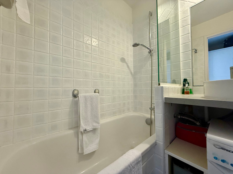 French property for sale in Cannes, Alpes-Maritimes - €227,000 - photo 5