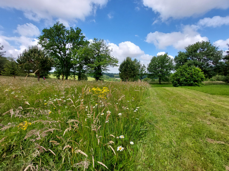 French property for sale in Angoulême, Charente - €312,000 - photo 2