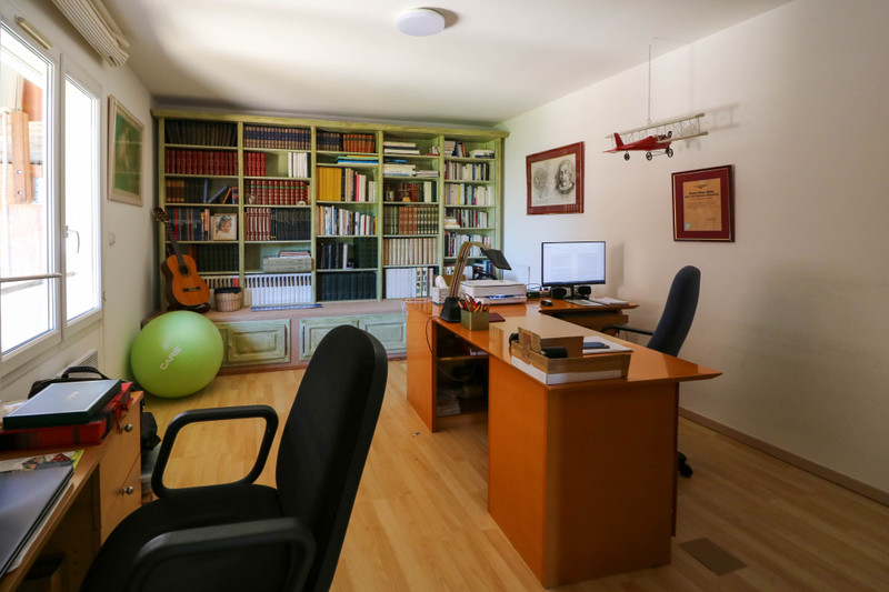 French property for sale in Aigues-Mortes, Gard - €1,225,000 - photo 9