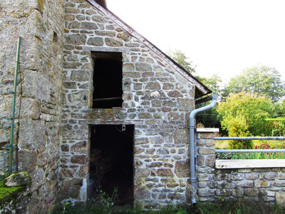 French property for sale in Saint-Pierre-des-Nids, Mayenne - €130,900 - photo 2