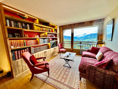 2 bedroom ski apartment FOR SALE in Megeve Mont d’Arbois. Stunning views, close to skiing and golf course.