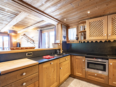 French property for sale in Les Allues, Savoie - €1,595,000 - photo 2