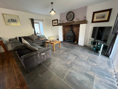 French property for sale in Bourganeuf, Creuse - €194,400 - photo 2