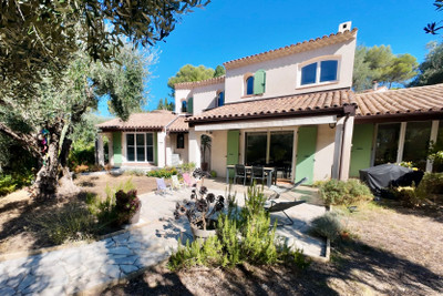 Maison à vendre à Roquefort-les-Pins, Alpes-Maritimes, PACA, avec Leggett Immobilier