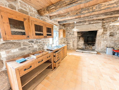 French property for sale in Loguivy-Plougras, Côtes-d'Armor - €224,500 - photo 1