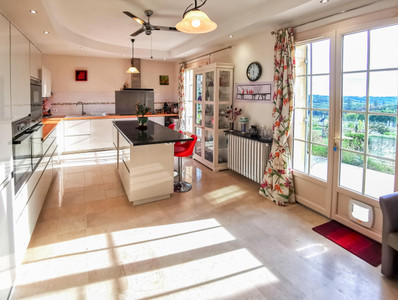 Maison à vendre à Rouffignac-Saint-Cernin-de-Reilhac, Dordogne, Aquitaine, avec Leggett Immobilier