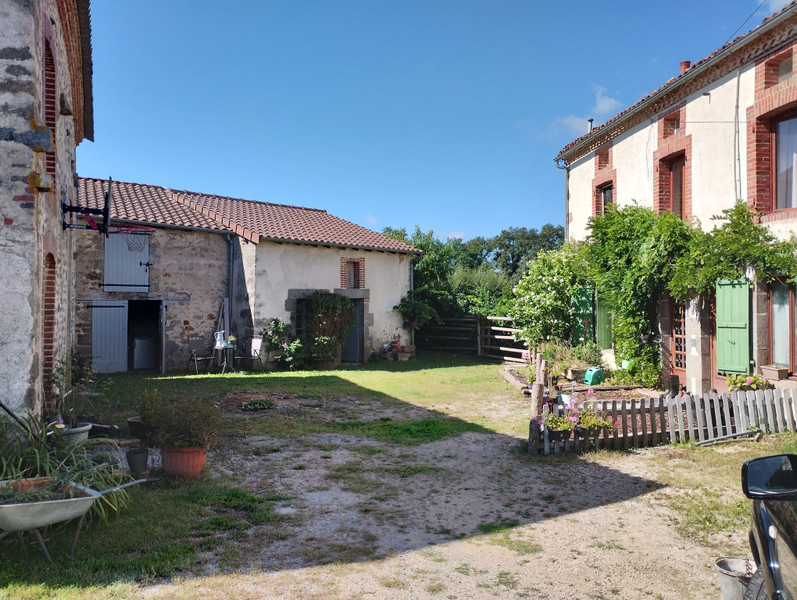 French property for sale in Oradour-Saint-Genest, Haute-Vienne - €248,200 - photo 2
