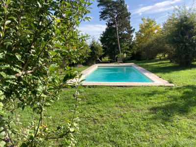 Rare opportunity to acquire a 18th mill. 2 houses. 7 hec of land, pool. 5mn from Barbezieux