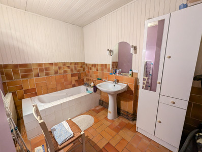 French property for sale in Angoulême, Charente - €150,500 - photo 6