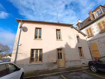 French property for sale in Auzances, Creuse - €49,900 - photo 2