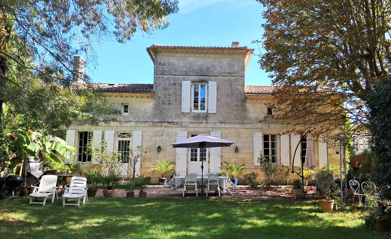French property for sale in Plassac, Gironde - €422,940 - photo 0