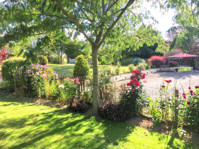 French property for sale in Isigny-le-Buat, Manche - €196,000 - photo 2