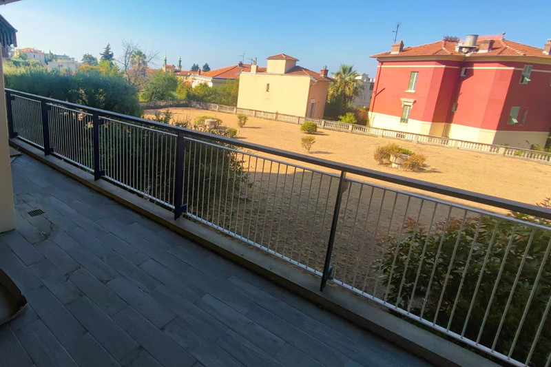 French property for sale in Nice, Alpes-Maritimes - €520,000 - photo 3