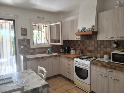 French property for sale in La Garde, Var - €425,500 - photo 8