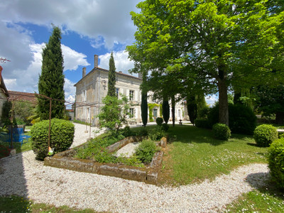 Maison à vendre à Archiac, Charente-Maritime, Poitou-Charentes, avec Leggett Immobilier