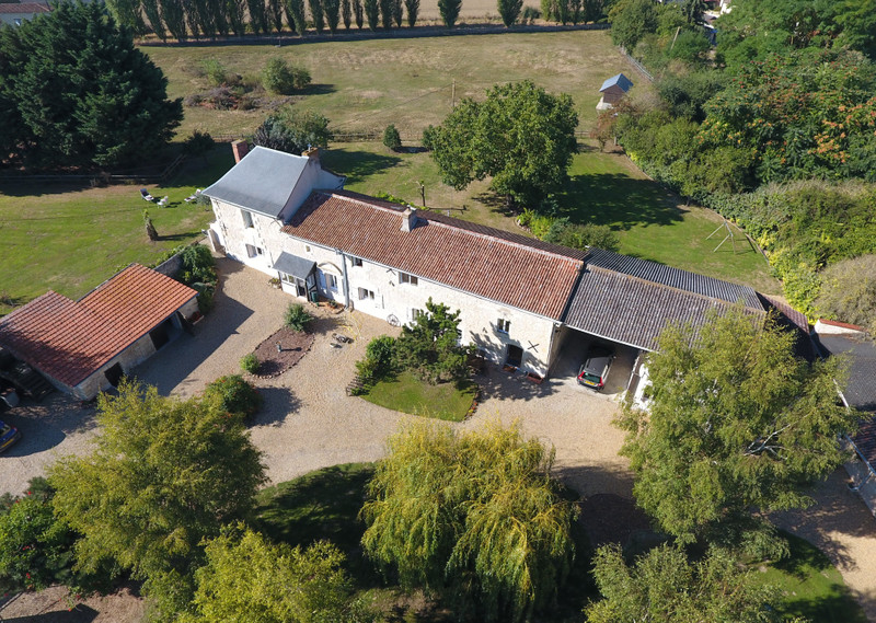 French property for sale in Saint-Macaire-du-Bois, Maine-et-Loire - €583,000 - photo 11
