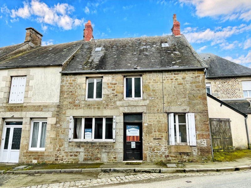 French property for sale in Lignières-Orgères, Mayenne - €41,600 - photo 0