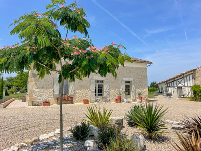 Beautiful 5 bed farmhouse with guest cottage and pool close to  Lauzun, Eymet and 30m from Bergerac