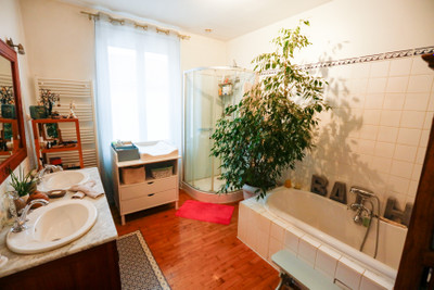 French property for sale in Soyaux, Charente - €329,000 - photo 9