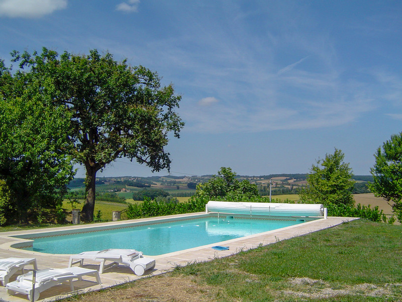 French property for sale in Monbahus, Lot-et-Garonne - &#8364;495,000 - photo 3