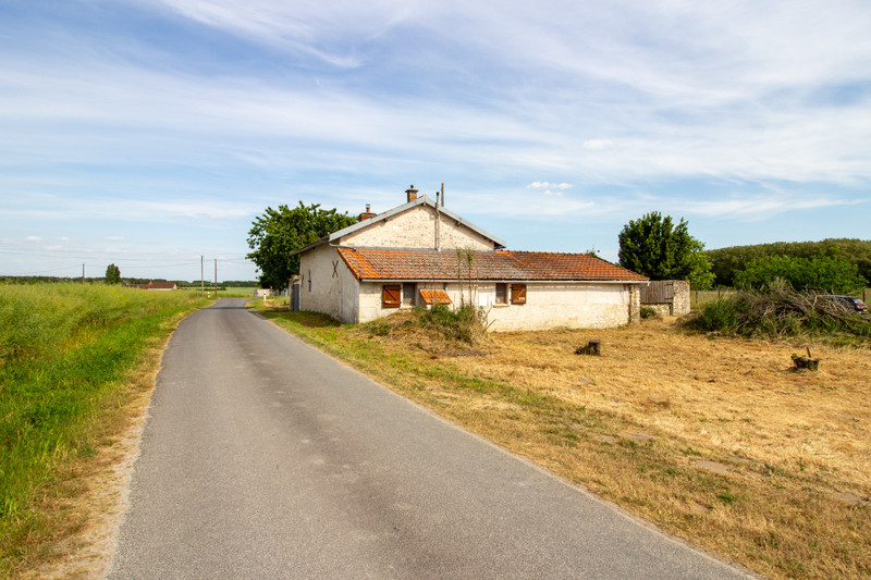 French property for sale in Braslou, Indre-et-Loire - €147,150 - photo 12
