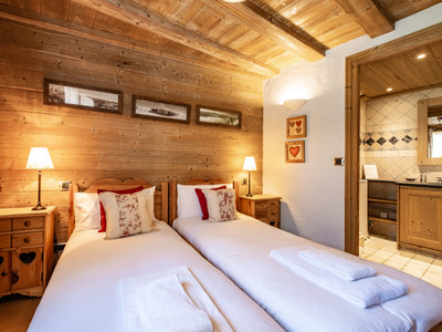 French property for sale in Les Allues, Savoie - €1,595,000 - photo 4