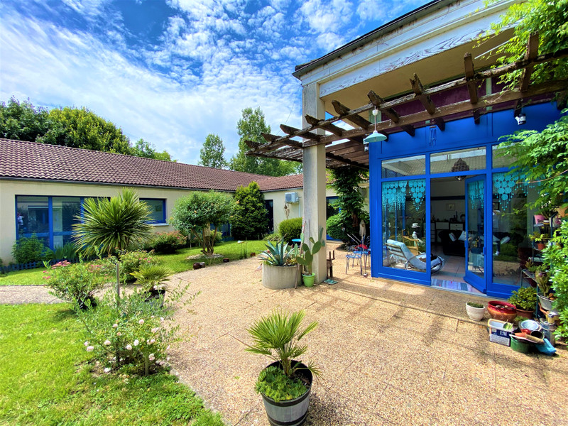 French property for sale in Saint-Médard-d'Excideuil, Dordogne - €685,000 - photo 2