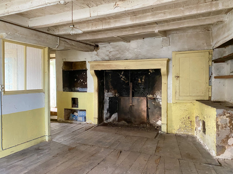 French property for sale in Beaulieu-sur-Sonnette, Charente - €50,000 - photo 6