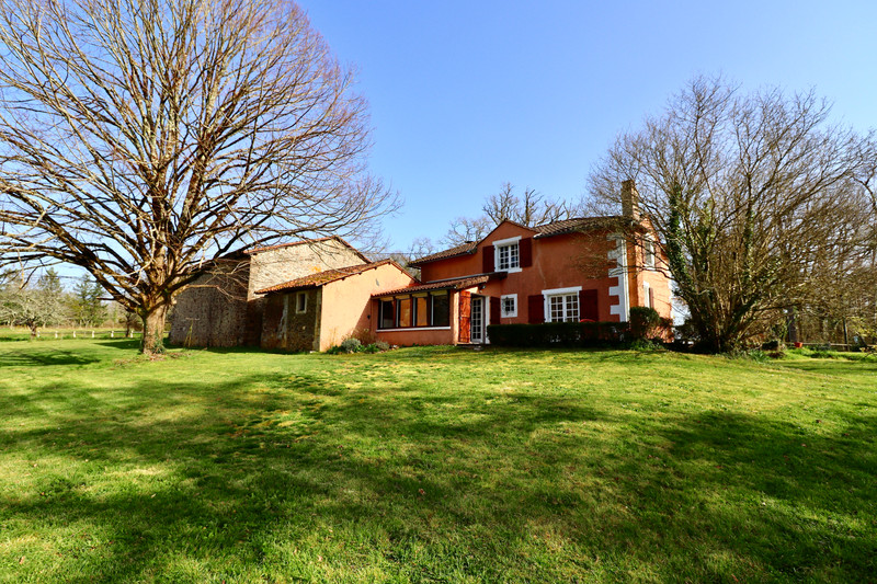 French property for sale in Écuras, Charente - €212,000 - photo 4