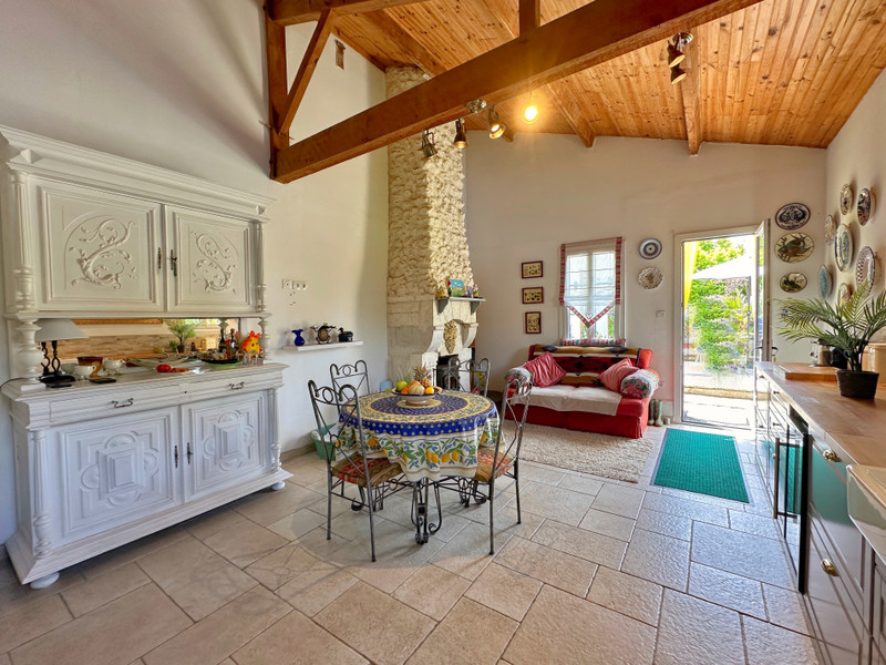 French property for sale in Saint-Romain, Charente - €336,000 - photo 2