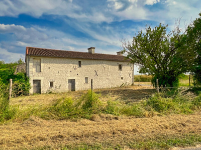 Maison à vendre à Monts-sur-Guesnes, Vienne, Poitou-Charentes, avec Leggett Immobilier