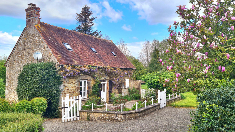 French property for sale in Juvigny Val d'Andaine, Orne - €570,000 - photo 5