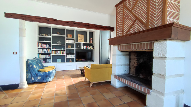 French property for sale in Tonnay-Charente, Charente-Maritime - €345,000 - photo 1