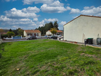 Propriété à vendre à Chabanais, Charente - 96 330 € - photo n°12
