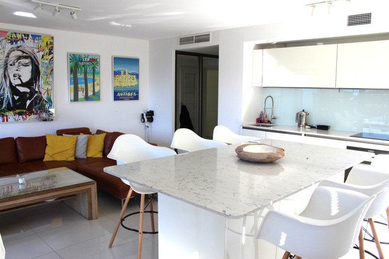 French property for sale in Antibes, Alpes-Maritimes - €859,000 - photo 2
