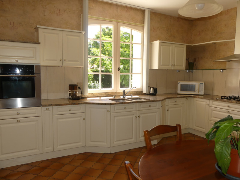 French property for sale in Angoulême, Charente - €499,900 - photo 3