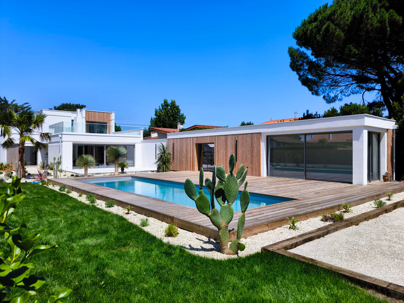 Maison à vendre à Gujan-Mestras, Gironde - 1.788.000 € - photo 1