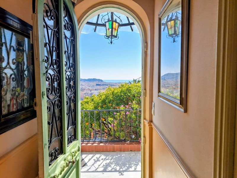 French property for sale in Nice, Alpes-Maritimes - €1,300,000 - photo 4