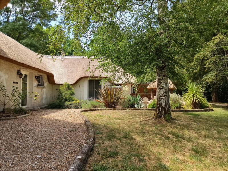 French property for sale in Montbazon, Indre-et-Loire - €644,800 - photo 1