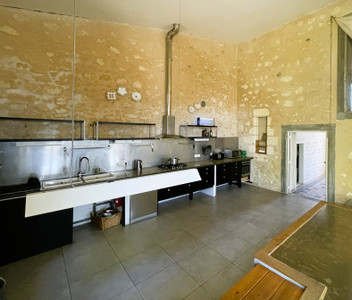 French property for sale in Bourg, Gironde - €450,000 - photo 5