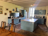 Maison à vendre à Ruffec, Charente - 223.400 € - photo 4