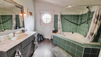 Maison à vendre à Saint-Médard-de-Guizières, Gironde - 258.000 € - photo 8