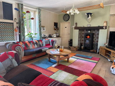 French property for sale in Saint-Jory-de-Chalais, Dordogne - €282,000 - photo 2